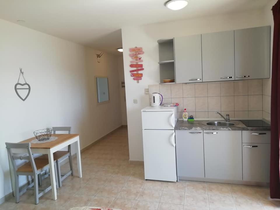 Apartmani Roko, Sevid 玛里纳 外观 照片
